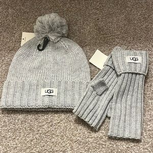 *NWT* UGG Beanie and Glove Set